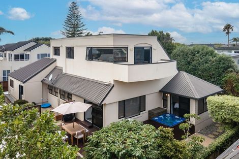 Photo of property in 2/47 Clovelly Road, Bucklands Beach, Auckland, 2012