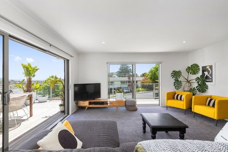 Photo of property in 1 John Dee Crescent, Red Beach, 0932