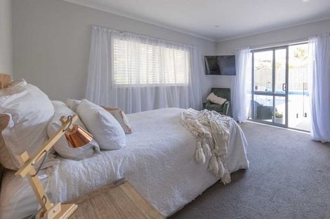 Photo of property in 14 Will Street, Huapai, Kumeu, 0810