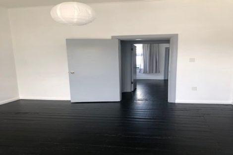 Photo of property in 15 Luxford Street, Berhampore, Wellington, 6023