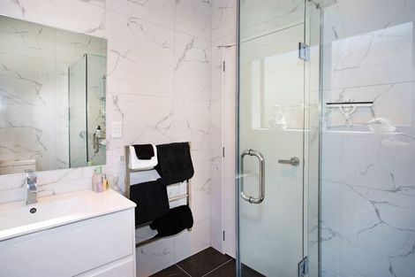 Photo of property in 9 Tuuhura Road, Pukekohe, 2120