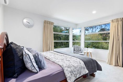 Photo of property in 5 Oakford Park Crescent, Greenhithe, Auckland, 0632