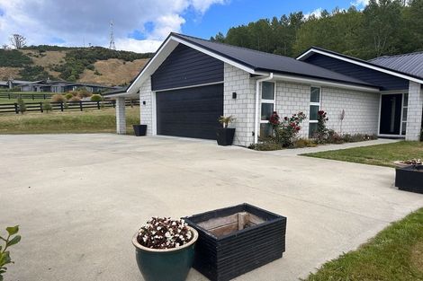Photo of property in 12 Lochinvar Lane, Acacia Bay, Taupo, 3385