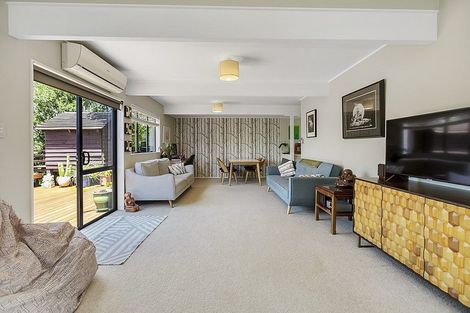 Photo of property in 437a Point Chevalier Road, Point Chevalier, Auckland, 1022