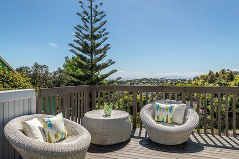 Photo of property in 9 Malters Place, Browns Bay, Auckland, 0630