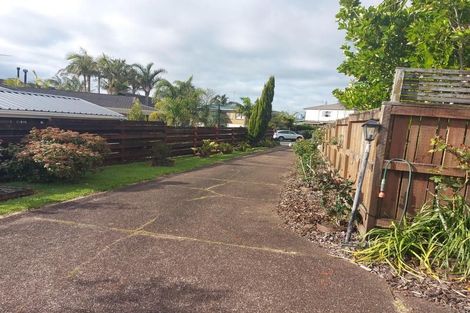 Photo of property in 7 Sunrise Lane, Te Atatu South, Auckland, 0610