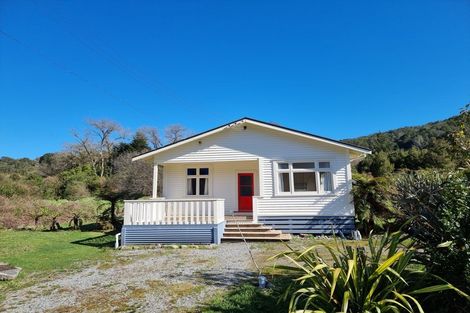 Photo of property in 30 Oxford Street, Taylorville, Greymouth, 7805