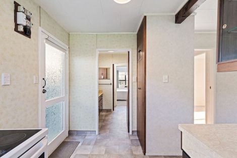 Photo of property in 110 Pioneer Road, Moturoa, New Plymouth, 4310