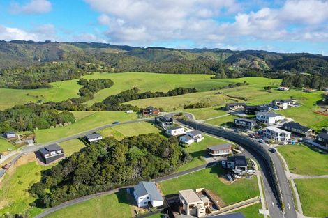 Photo of property in 3 Starlight Place, Langs Beach, 0582