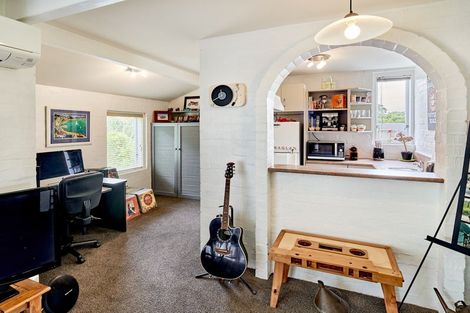 Photo of property in 141b Churton Drive, Churton Park, Wellington, 6037