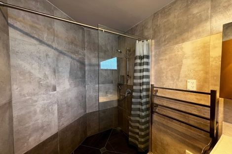 Photo of property in 1/6 Manuka Road, Glenfield, Auckland, 0629