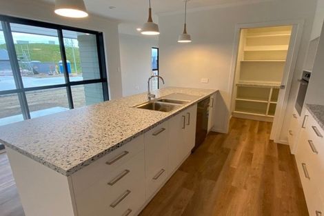 Photo of property in 6 Kaiwaru Place, Waikanae, 5036