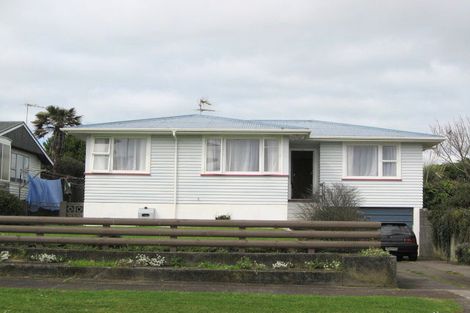 Photo of property in 27 Battiscombe Terrace, Waitara, 4320