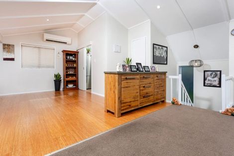 Photo of property in 1/16 Tamahere Drive, Glenfield, Auckland, 0629