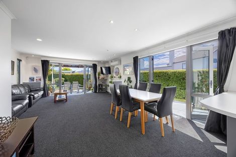 Photo of property in 9 Meadowbrook Place, Wanaka, 9305