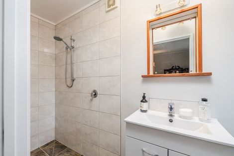 Photo of property in Apple Bnb, 3 Kaipatiki Rise, Haruru, 0204