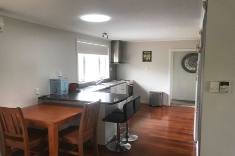 Photo of property in 4 Highland Avenue, Titirangi, Auckland, 0604