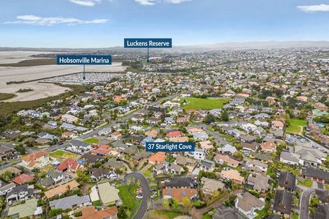Photo of property in 37 Starlight Cove, Hobsonville, Auckland, 0618