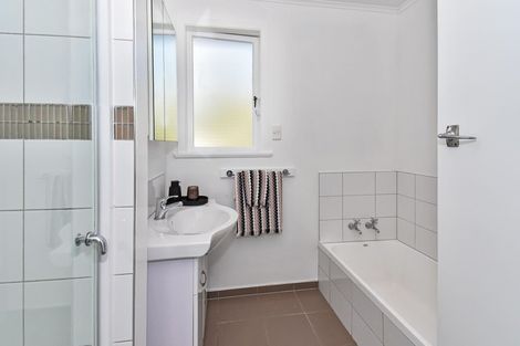 Photo of property in 28 Tampin Road, Hillpark, Auckland, 2102