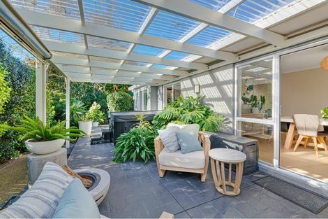 Photo of property in 19 Esther Place, Red Beach, 0932