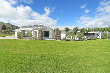Photo of property in 9 Mountain Road, Kaiwaka, 0587