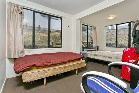 Photo of property in 449 Glenfield Road, Glenfield, Auckland, 0629