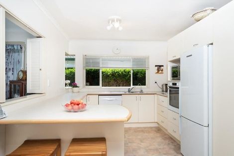 Photo of property in 9 Chesterfield Way, Orewa, 0931