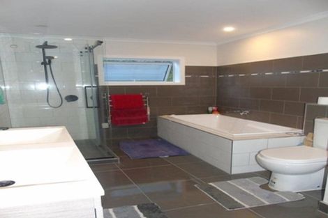 Photo of property in 140a Parkvale Road, Karori, Wellington, 6012