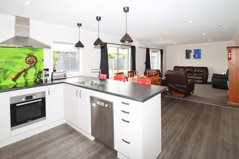 Photo of property in 1 Routhan Way, Carterton, 5713