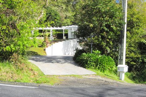 Photo of property in 2 Tui Crescent, Waiatarua, Auckland, 0604
