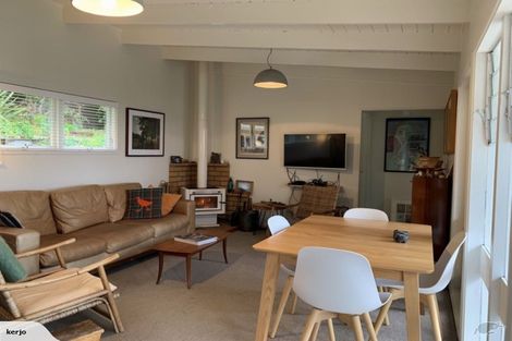 Photo of property in 115 Piha Road, Piha, New Lynn, 0772