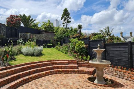 Photo of property in 8 Cheltenham Road, Devonport, Auckland, 0624