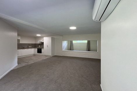 Photo of property in 60 Edmonton Road, Henderson, Auckland, 0612
