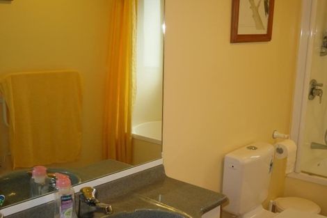 Photo of property in 12 Domett Street, Newlands, Wellington, 6037