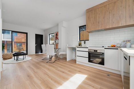 Photo of property in 6/18 Dellwood Avenue, Henderson, Auckland, 0612