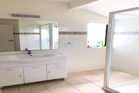 Photo of property in 947 East Coast Road, Torbay, Auckland, 0630