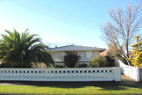 Photo of property in 33 Cardinal Drive, Hillmorton, Christchurch, 8025