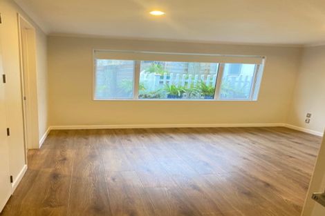 Photo of property in 40 Corricvale Way, Northcross, Auckland, 0630