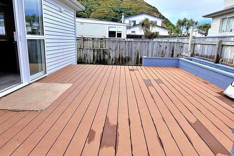 Photo of property in 15 Trent Street, Island Bay, Wellington, 6023