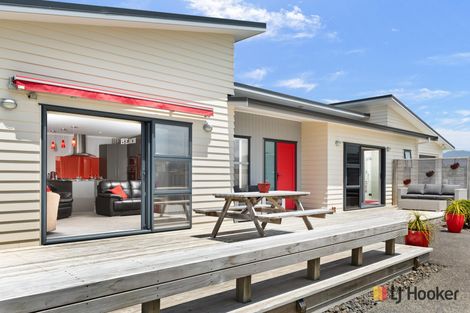 Photo of property in 19 Reel Road, Athenree, Waihi Beach, 3611