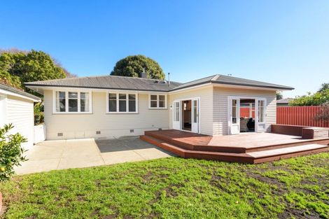 Photo of property in 11 Kent Crescent, Awapuni, Palmerston North, 4412