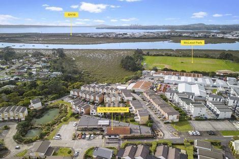 Photo of property in 1/176 Mcleod Road, Te Atatu South, Auckland, 0610