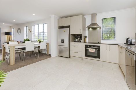 Photo of property in 15 Saddleback Crescent, Papakura, 2110