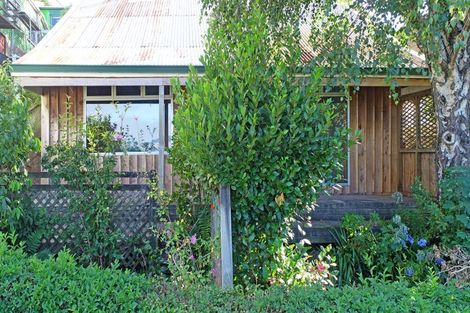 Photo of property in 16 Ripon Street, Lyttelton, 8082