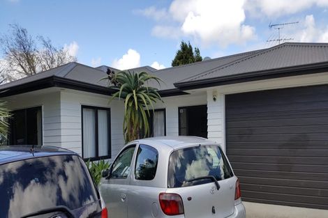Photo of property in 30a Ussher Place, Pakuranga Heights, Auckland, 2010