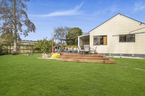 Photo of property in 12 Tilbrook Place, Papakura, 2110