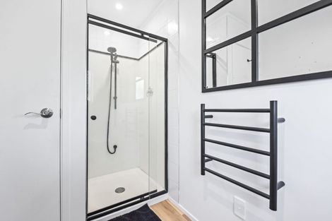 Photo of property in 1297b Whangaparaoa Road, Army Bay, Whangaparaoa, 0930