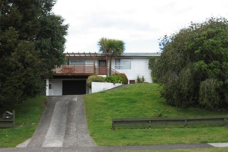 Photo of property in 17 Cumberland Crescent, Welcome Bay, Tauranga, 3112