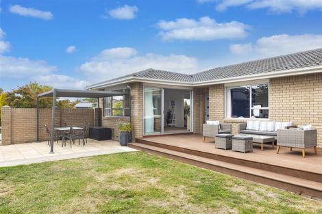 Photo of property in 5 Royal Park Drive, Parklands, Christchurch, 8083