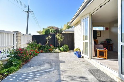 Photo of property in 2/107 Staveley Street, Avonhead, Christchurch, 8042